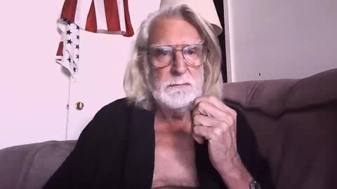 Snapshot of alphauniform chatting on September 27, 2025, 2:44 pm AlphaUniform online show from September 27, 2025, 2:44 pm