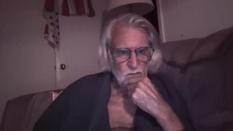 Snapshot of alphauniform chatting on October 11, 2025, 4:12 am AlphaUniform online show from October 11, 2025, 4:12 am