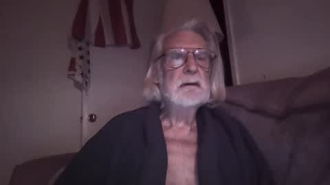 Snapshot of alphauniform chatting on January 9, 2026, 11:02 am AlphaUniform online show from January 9, 2026, 11:02 am