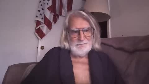 Snapshot of alphauniform chatting on February 21, 2026, 5:47 pm AlphaUniform online show from February 21, 2026, 5:47 pm