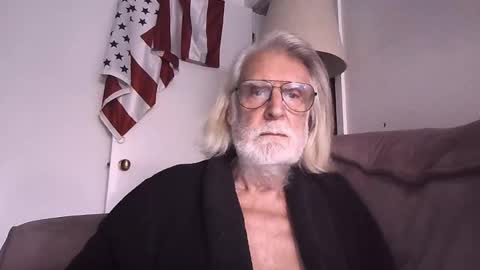 Snapshot of alphauniform chatting on February 22, 2026, 5:33 pm AlphaUniform online show from February 22, 2026, 5:33 pm