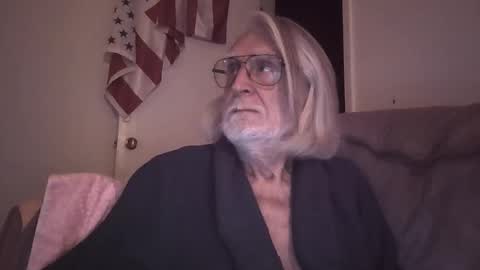 Snapshot of alphauniform chatting on March 4, 2026, 2:50 am AlphaUniform online show from March 4, 2026, 2:50 am