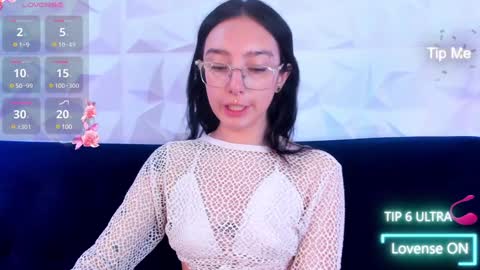 Snapshot of alys_molly chatting on January 18, 2025, 11:11 am sopie online show from January 18, 2025, 11:11 am