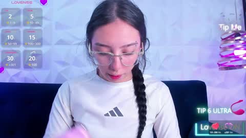 Snapshot of alys_molly chatting on January 22, 2025, 11:01 am sopie online show from January 22, 2025, 11:01 am