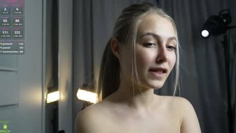 Snapshot of amanda_sayhey chatting on November 2, 2025, 3:31 am online show from November 2, 2025, 3:31 am