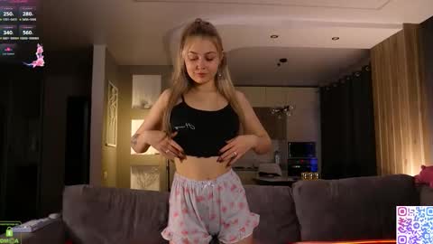 Snapshot of amanda_sayhey chatting on February 8, 2026, 3:54 am online show from February 8, 2026, 3:54 am