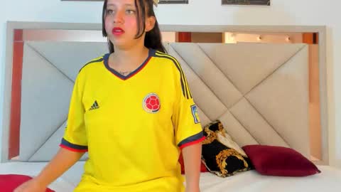 Snapshot of amberqueenx1 chatting on February 17, 2026, 12:01 pm amberqueenx1 online show from February 17, 2026, 12:01 pm