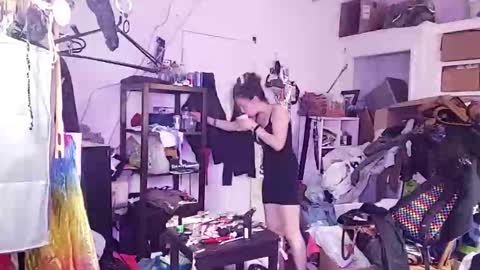 Snapshot of ambionce chatting on December 18, 2025, 8:31 am ambionce online show from December 18, 2025, 8:31 am