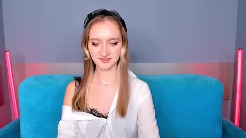 Snapshot of ameliawise chatting on February 14, 2025, 2:23 pm ameliawise online show from February 14, 2025, 2:23 pm