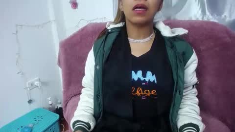 Snapshot of amelie01bronw chatting on December 31, 2024, 12:25 pm amelie brown online show from December 31, 2024, 12:25 pm