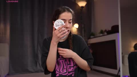 Amy  online show from February 26, 2026, 4:55 am