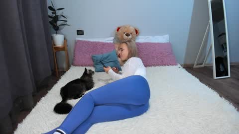 Snapshot of amymilson chatting on December 13, 2024, 5:43 pm amymilson online show from December 13, 2024, 5:43 pm