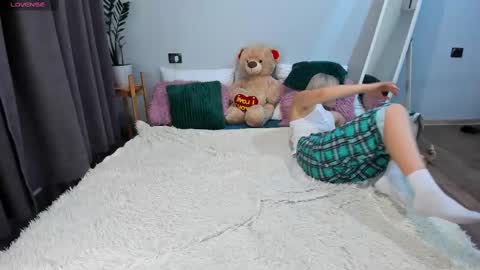 Snapshot of amymilson chatting on February 16, 2025, 10:54 pm amymilson online show from February 16, 2025, 10:54 pm