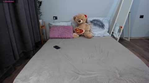 Snapshot of amymilson chatting on February 25, 2025, 8:19 pm amymilson online show from February 25, 2025, 8:19 pm