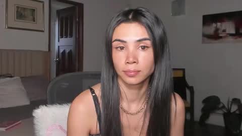 Snapshot of anahenao chatting on January 16, 2026, 10:47 pm Ana Henao or Annie... Follow me ahenaocb Insta X online show from January 16, 2026, 10:47 pm