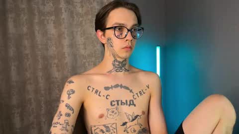 Snapshot of anahori_simon chatting on February 14, 2025, 10:47 pm simon online show from February 14, 2025, 10:47 pm