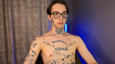 Snapshot of anahori_simon chatting on February 19, 2025, 12:03 am simon online show from February 19, 2025, 12:03 am