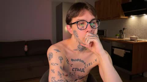 Snapshot of anahori_simon chatting on October 19, 2025, 10:43 pm simon online show from October 19, 2025, 10:43 pm