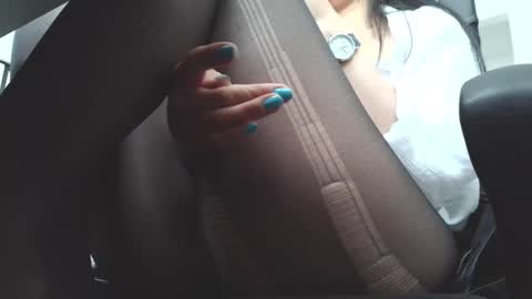 Snapshot of anddrea_ chatting on February 2, 2026, 11:42 am online show from February 2, 2026, 11:42 am