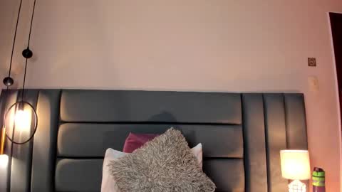 Andra Cyrus online show from February 26, 2026, 11:48 pm