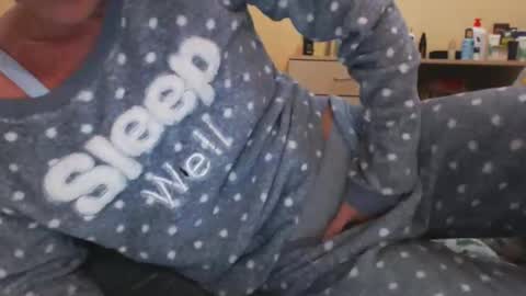 Andra online show from September 17, 2025, 7:37 pm