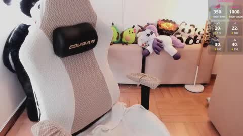 Snapshot of andrea_bonnie chatting on February 28, 2026, 9:27 pm andrea_bonnie online show from February 28, 2026, 9:27 pm