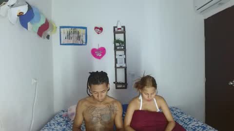 andrea_jose online show from January 4, 2025, 4:12 am