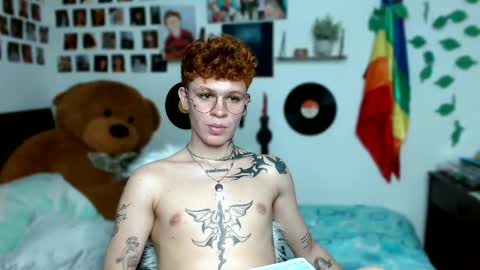 Snapshot of andreewwolffman chatting on March 8, 2025, 11:18 pm Andrew online show from March 8, 2025, 11:18 pm