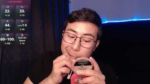 andrewmhilton_ online show from February 19, 2026, 6:09 am