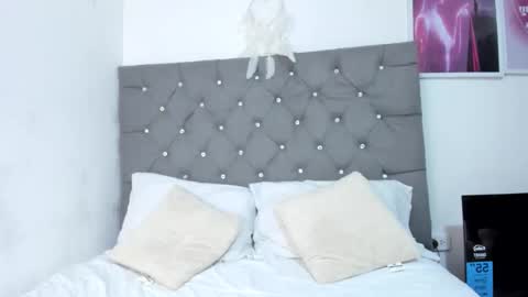 Snapshot of aneko_morii chatting on October 13, 2025, 1:49 am online show from October 13, 2025, 1:49 am