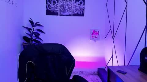 Angel-dragun online show from October 18, 2025, 3:20 am