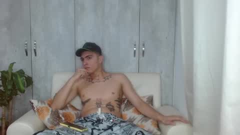 Snapshot of angelbacker22 chatting on January 27, 2025, 4:41 am angelbacker22 online show from January 27, 2025, 4:41 am