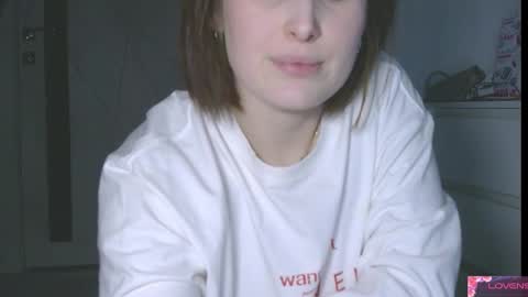 Snapshot of ani_eww chatting on February 3, 2026, 3:04 am Anne online show from February 3, 2026, 3:04 am