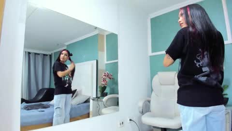 Ania online show from February 6, 2026, 10:35 pm