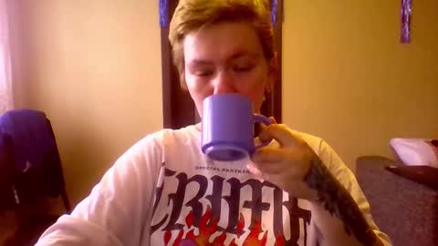 ann_lelala_ online show from February 12, 2025, 4:12 am