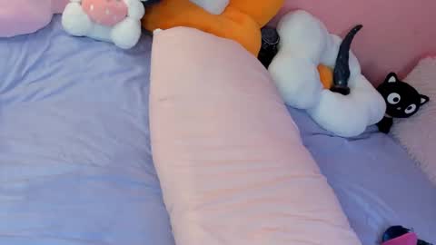 Snapshot of anni_rosss chatting on December 4, 2024, 2:31 am anni online show from December 4, 2024, 2:31 am