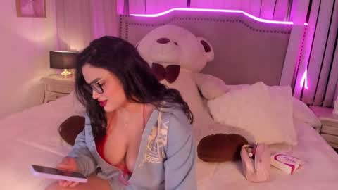 Snapshot of annievega__ chatting on February 24, 2026, 3:15 am Annie Vega online show from February 24, 2026, 3:15 am