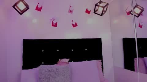 Annie Evans  online show from February 12, 2026, 12:33 pm