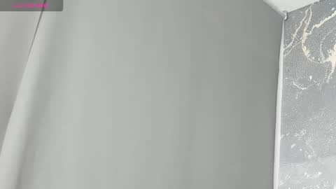 anthonelaDuque online show from January 13, 2026, 11:37 am