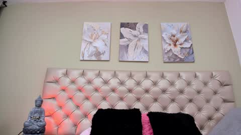 Snapshot of antonella_hotkiss chatting on December 8, 2024, 4:35 am Antonella online show from December 8, 2024, 4:35 am