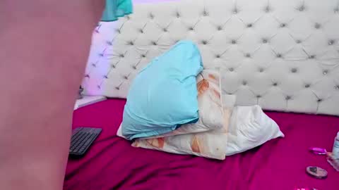 Snapshot of antonella_hotkiss chatting on February 23, 2025, 10:06 am Antonella online show from February 23, 2025, 10:06 am