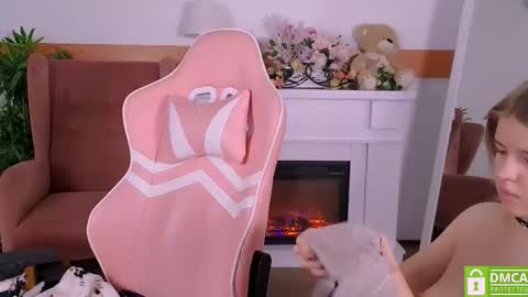 antonia_ferrero online show from February 24, 2026, 8:01 am