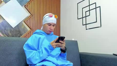 anyelo_sexyhot online show from February 10, 2025, 11:46 am