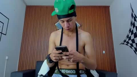 anyelo_sexyhot online show from February 19, 2025, 12:55 pm