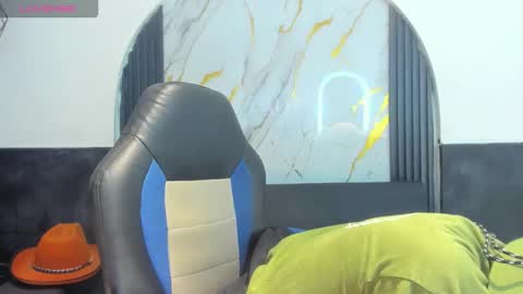 anyelo_sexyhot online show from September 12, 2025, 12:05 pm