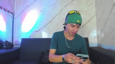 anyelo_sexyhot online show from October 8, 2025, 11:52 am