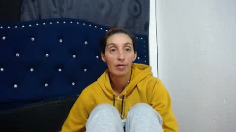 anyu online show from January 11, 2025, 2:52 am