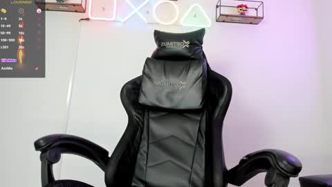 Arceluz  online show from February 11, 2025, 11:33 pm