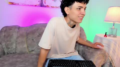 Arceluz  online show from February 25, 2025, 7:47 pm