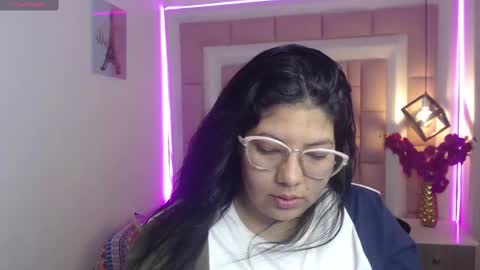 aridiamont_ online show from December 9, 2024, 8:12 pm